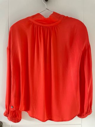 Blusa Maison Scotch suave 100% natural