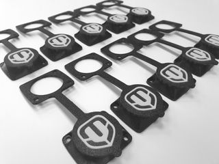 Tapa cargador Mondraker Blanco Tornillos de Color