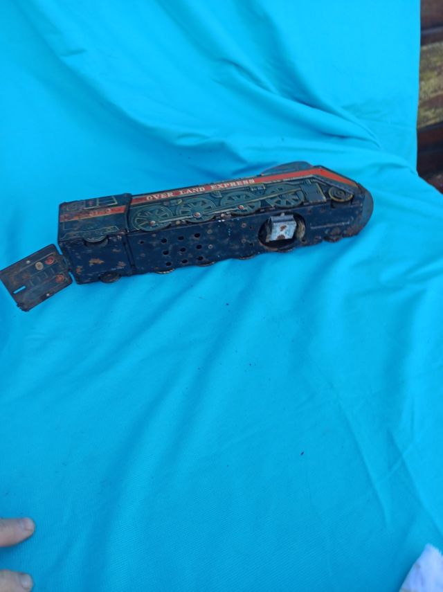 Treno in latta giocattolo vintage