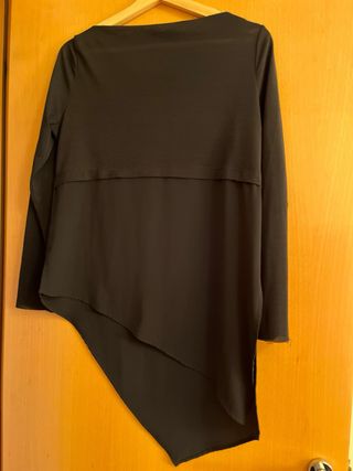 Blusa negra asimetrica Zara