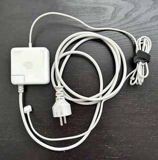 Apple Macbook 13,3