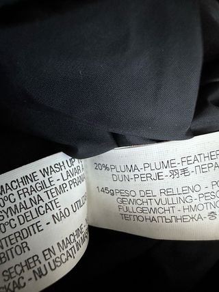 Plumas mujer negro entallado de Zara