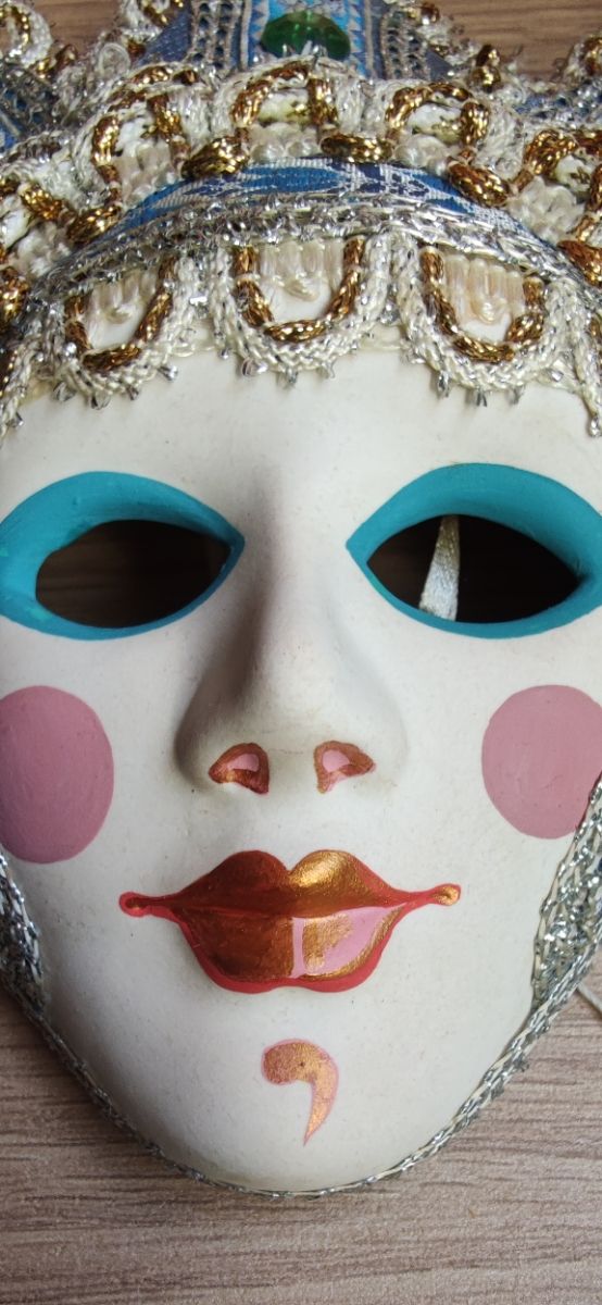 Máscara de porcelana