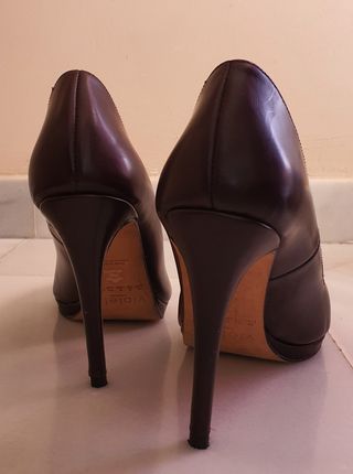 Zapatos de señora color burdeos oscuros