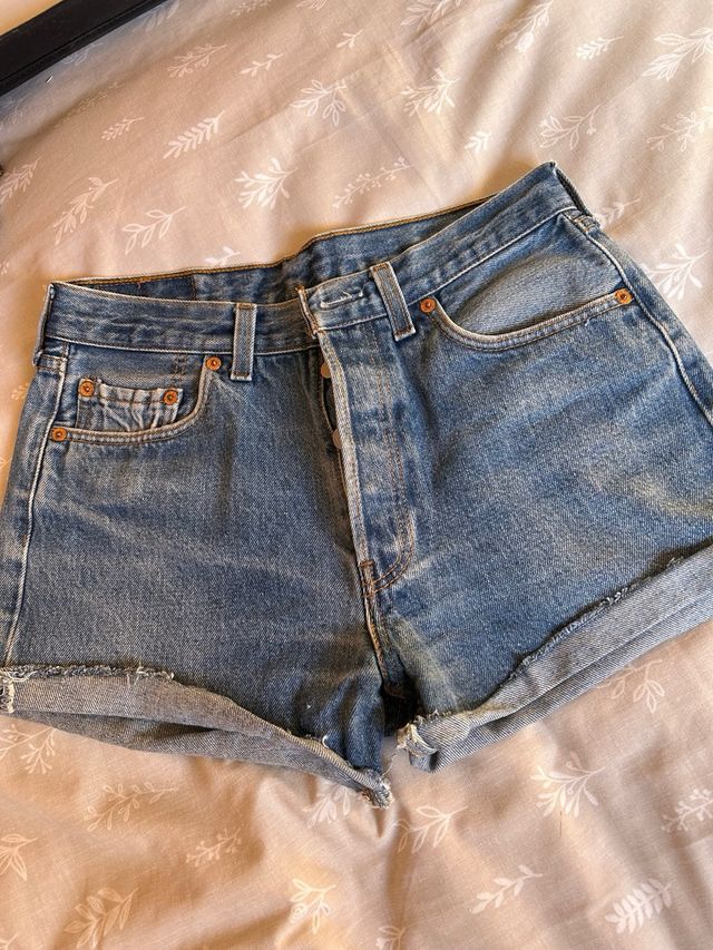 Calções Levi Strauss para mulher