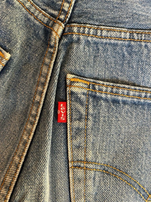 Calções Levi Strauss para mulher