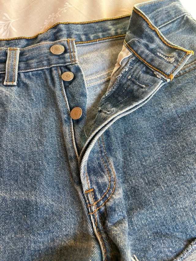 Calções Levi Strauss para mulher