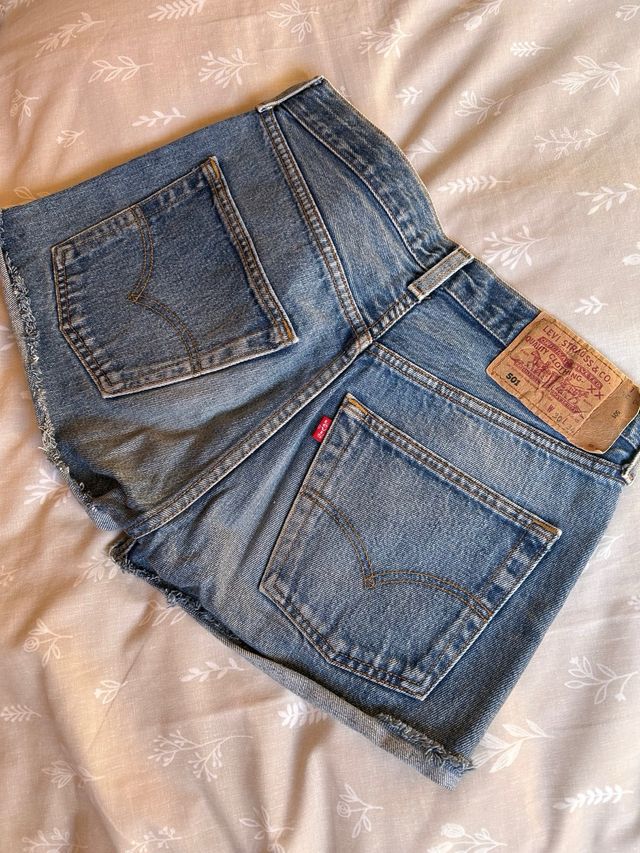 Calções Levi Strauss para mulher