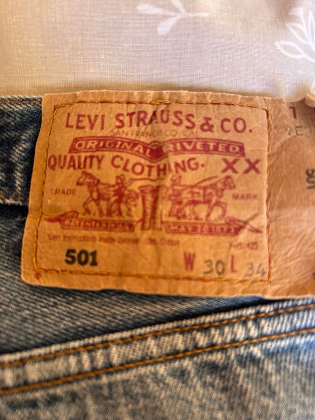 Calções Levi Strauss para mulher