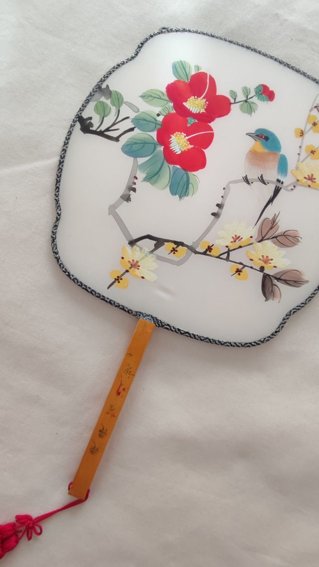 Pay-pay de seda pintado a mano. Abanico