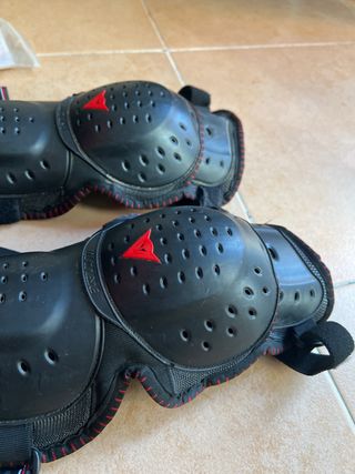 Protecciones rodilla-espinilla dainese