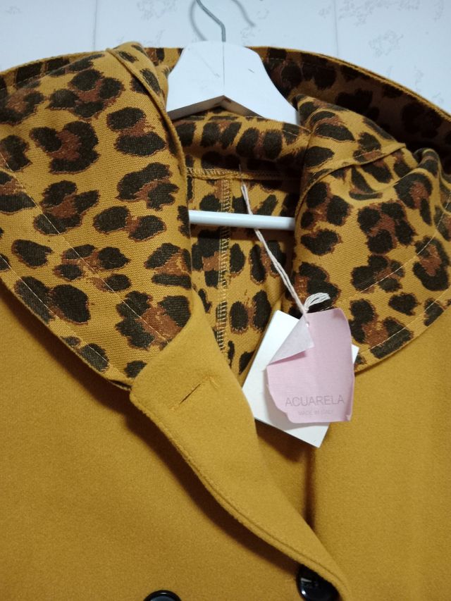 Abrigo Acuarela color pistacho