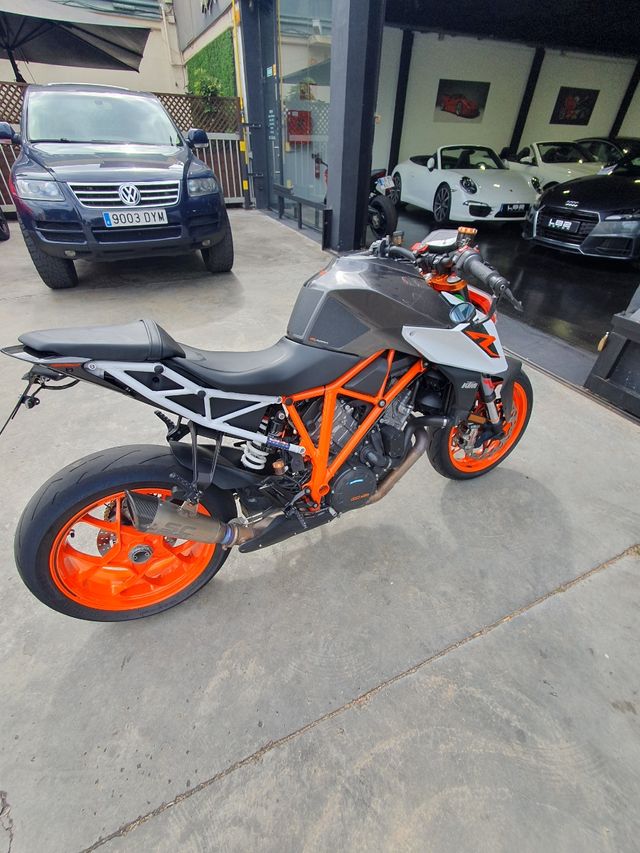 Ktm superduke 1290 R 2017.