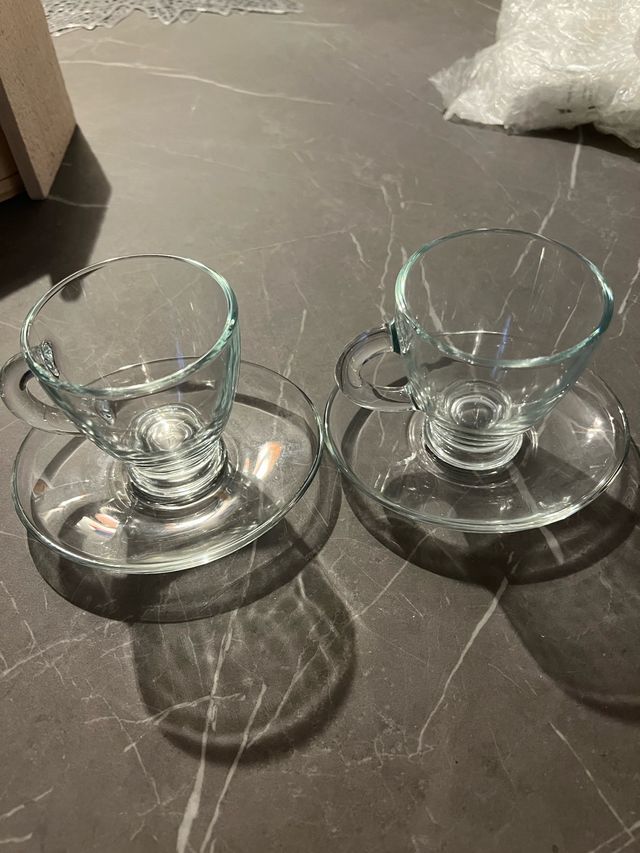 Coppia di tazze con piattino te o cappuccino