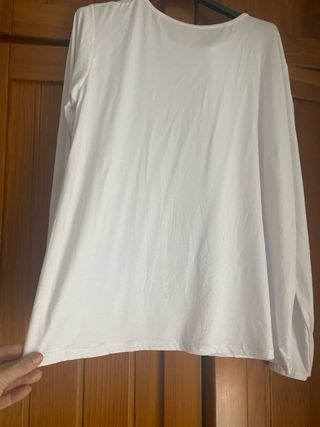Camiseta basica manga larga. sin estrenar
