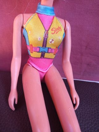 Muñeca Sindy nadadora