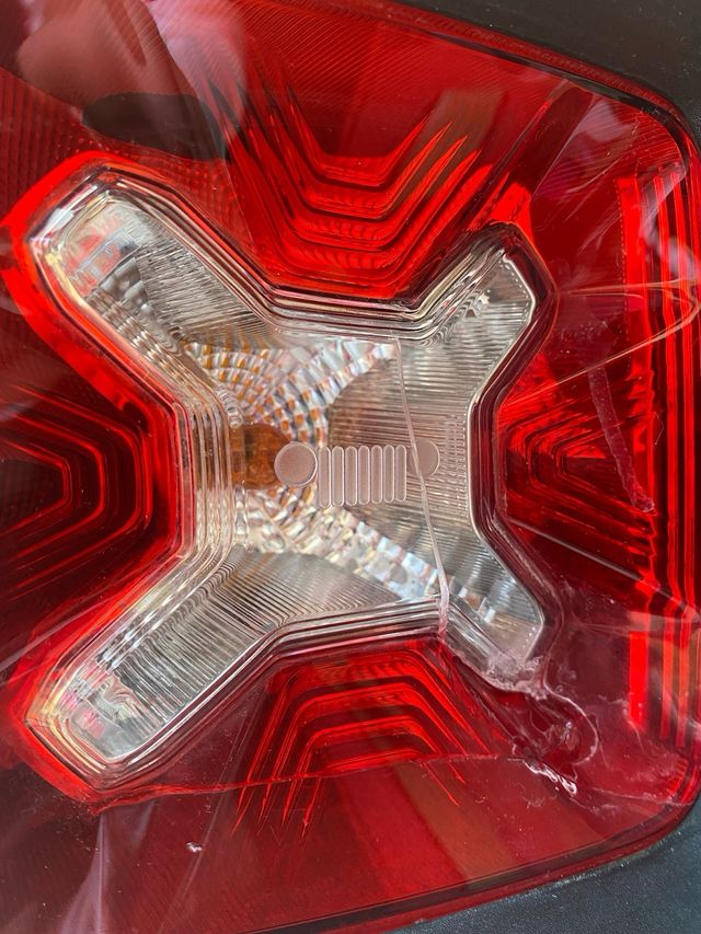 Faro trasero izquierdo Jeep Renegade
