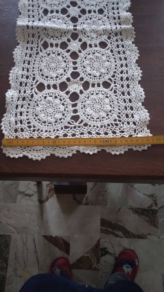 Centro tavola  uncinetto  panna