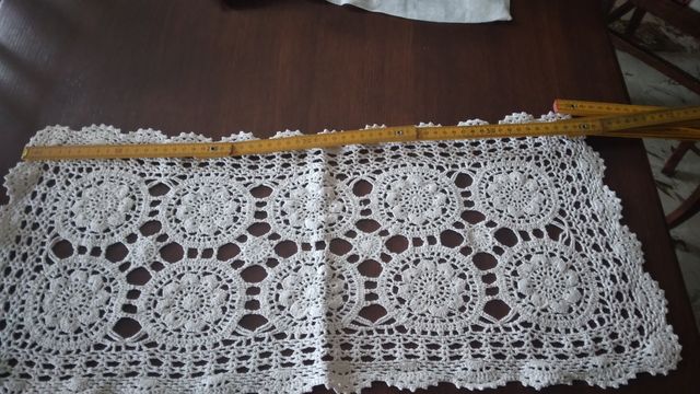 Centro tavola  uncinetto  panna