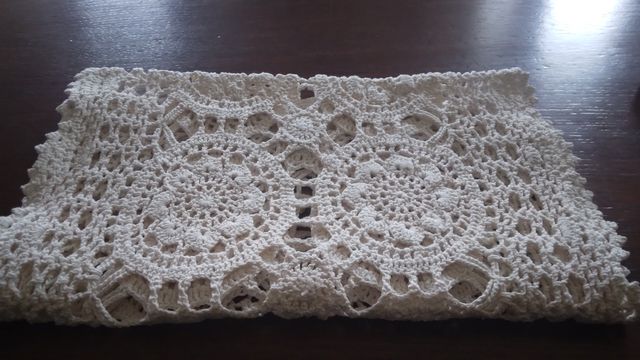 Centro tavola  uncinetto  panna