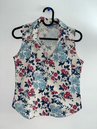 Blusa flores tipo Hawaiana sin mangas