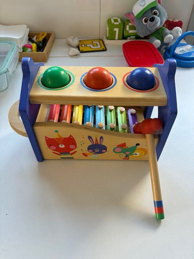 Golpea pelotas y xilófono 2 en 1