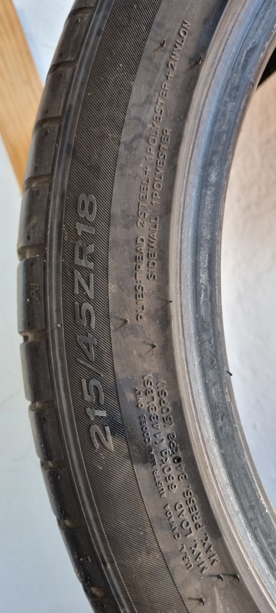 Neumático Hankook 215/45ZR18