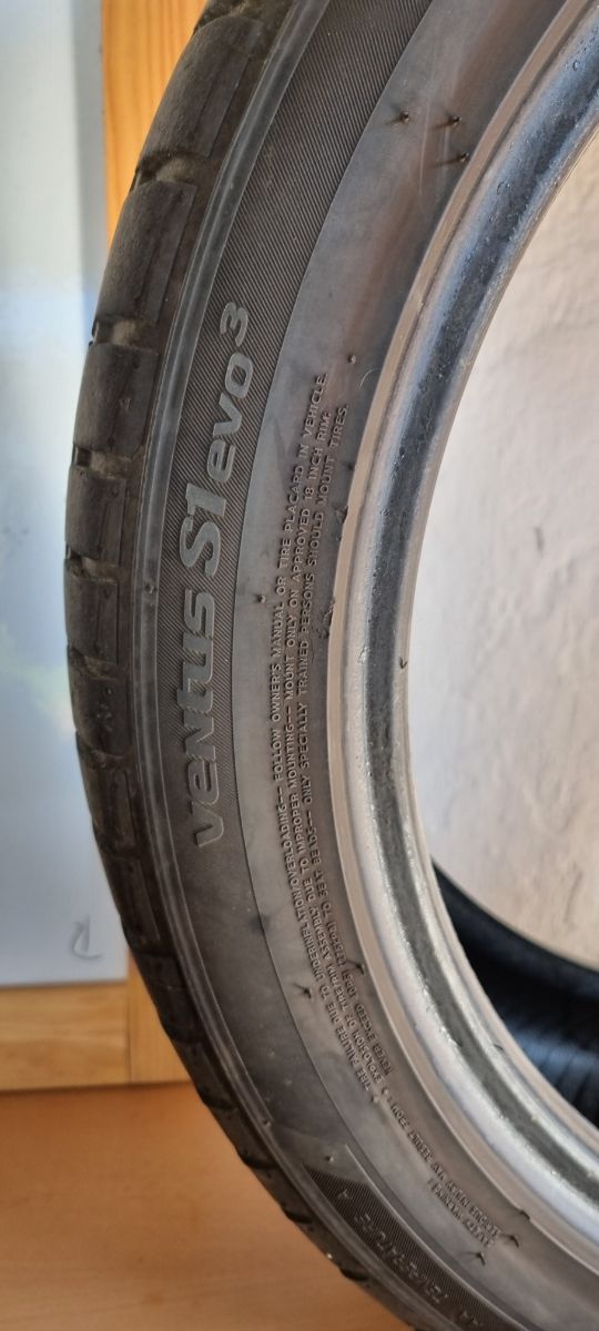 Neumático Hankook 215/45ZR18