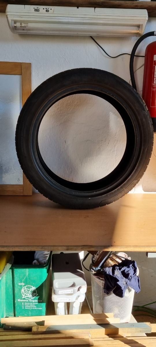 Neumático Hankook 215/45ZR18