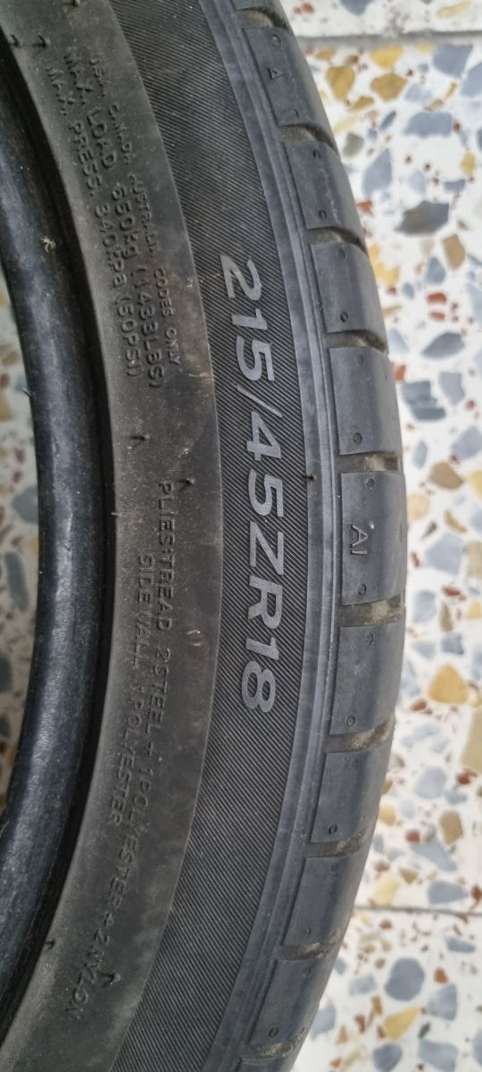 Neumático Hankook 215/45ZR18