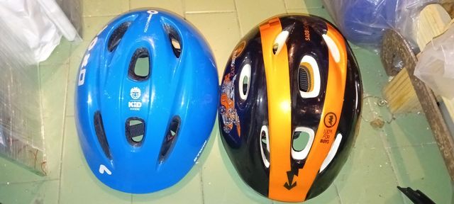 Vendo dos cascos de bicicleta los dos 10 euros