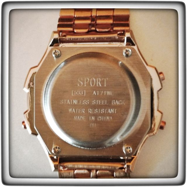 RELOJ DIGITAL COLOR ORO ROSA