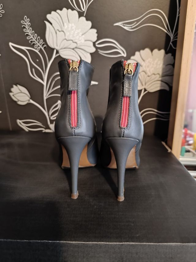 Botín gris Stradivarius talla 36