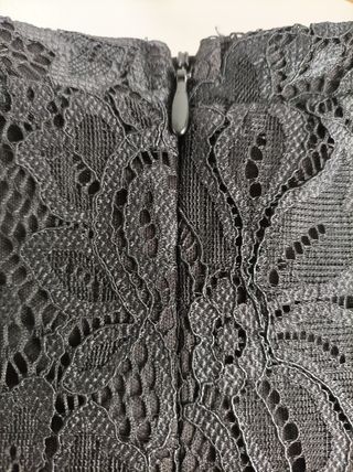 Vestido de encaje negro niña.