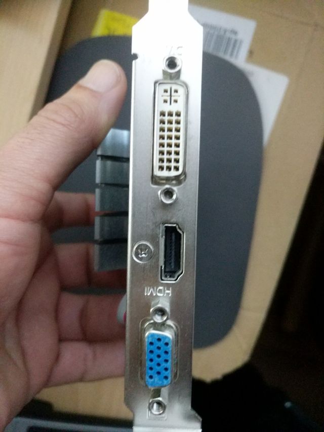 Tarjeta gráfica Nvidia 210 1 GB 