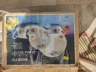 Juego de café de porcelana.