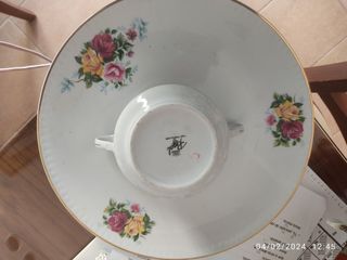 Juego de café de porcelana.