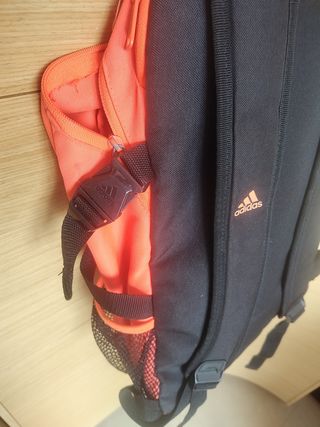 Mochila Adidas usada
