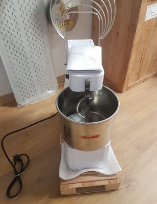 AMASADORA ESPIRAL DE 10 LITROS