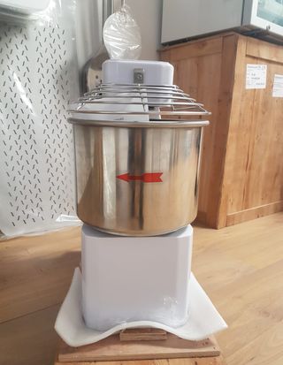 AMASADORA ESPIRAL DE 10 LITROS
