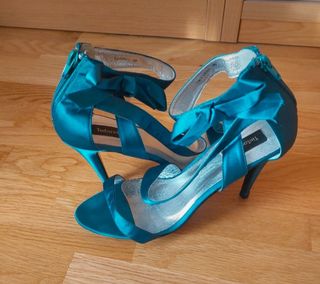 Conjunto vestido y pasmina Tintoretto.