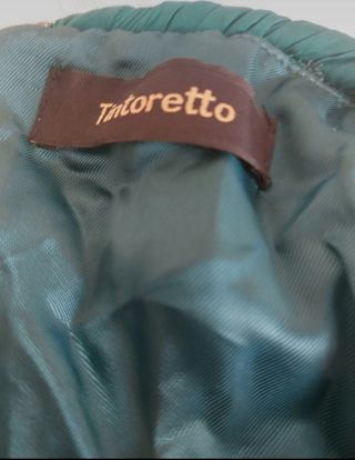 Conjunto vestido y pasmina Tintoretto.