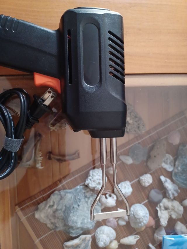 Máquina de calor para cortar cabos.