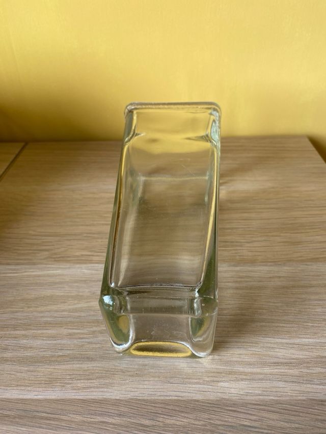 Vaso in vetro moderno forma trapezoidale