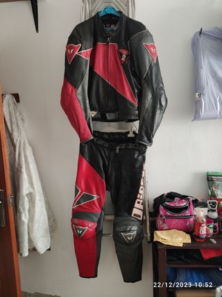 Traje moto dainesse