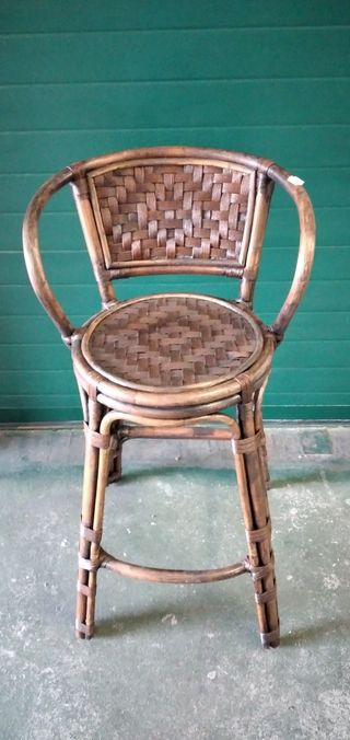 Banco alto de bar em bamboo