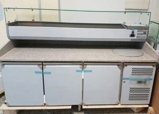 MESA PIZZERA REFRIGERTADA, 3 PUERTAS + VITRINA 