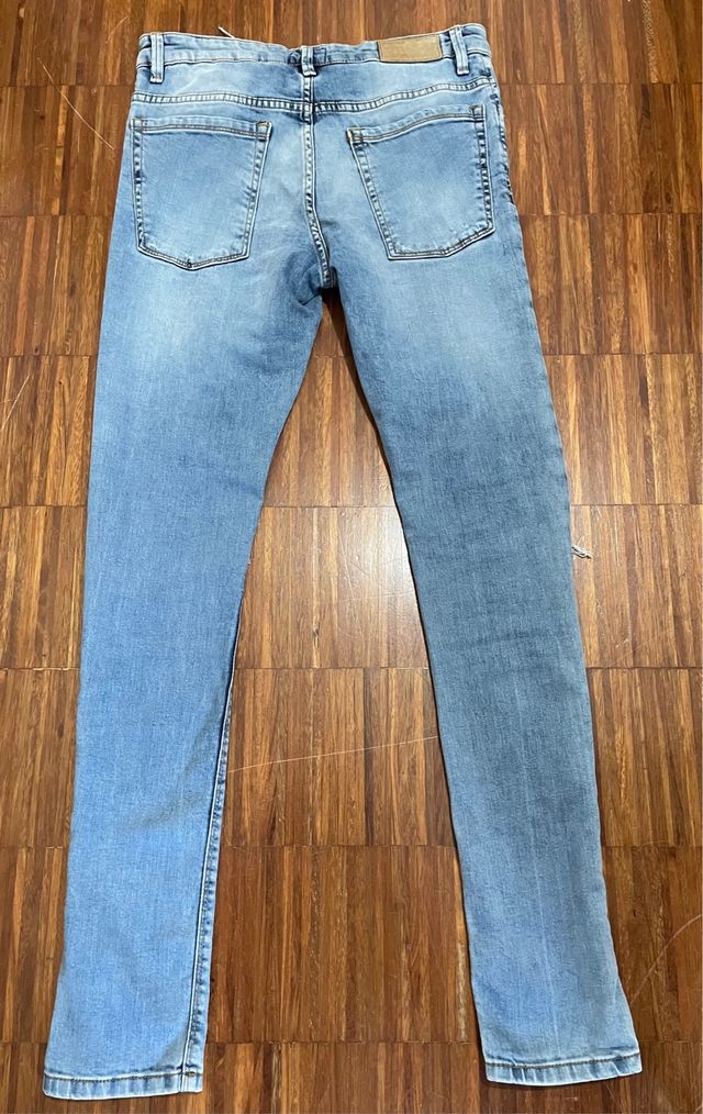 Jeans skinny fit strappati blu chiaro Pull&Bear