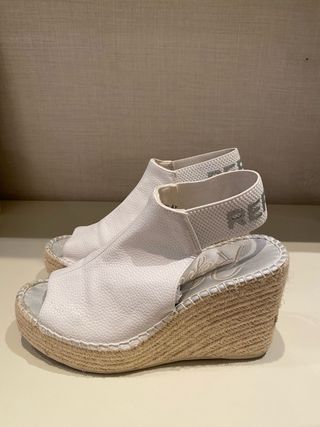 Cuñas blancas marca REPLAY talla 38