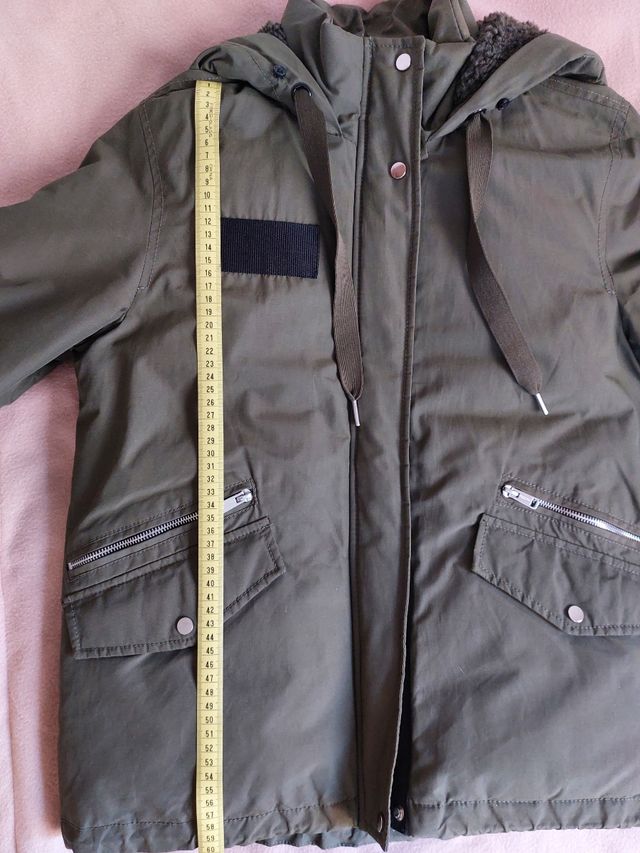 Cazadora verde militar o caqui oscuro